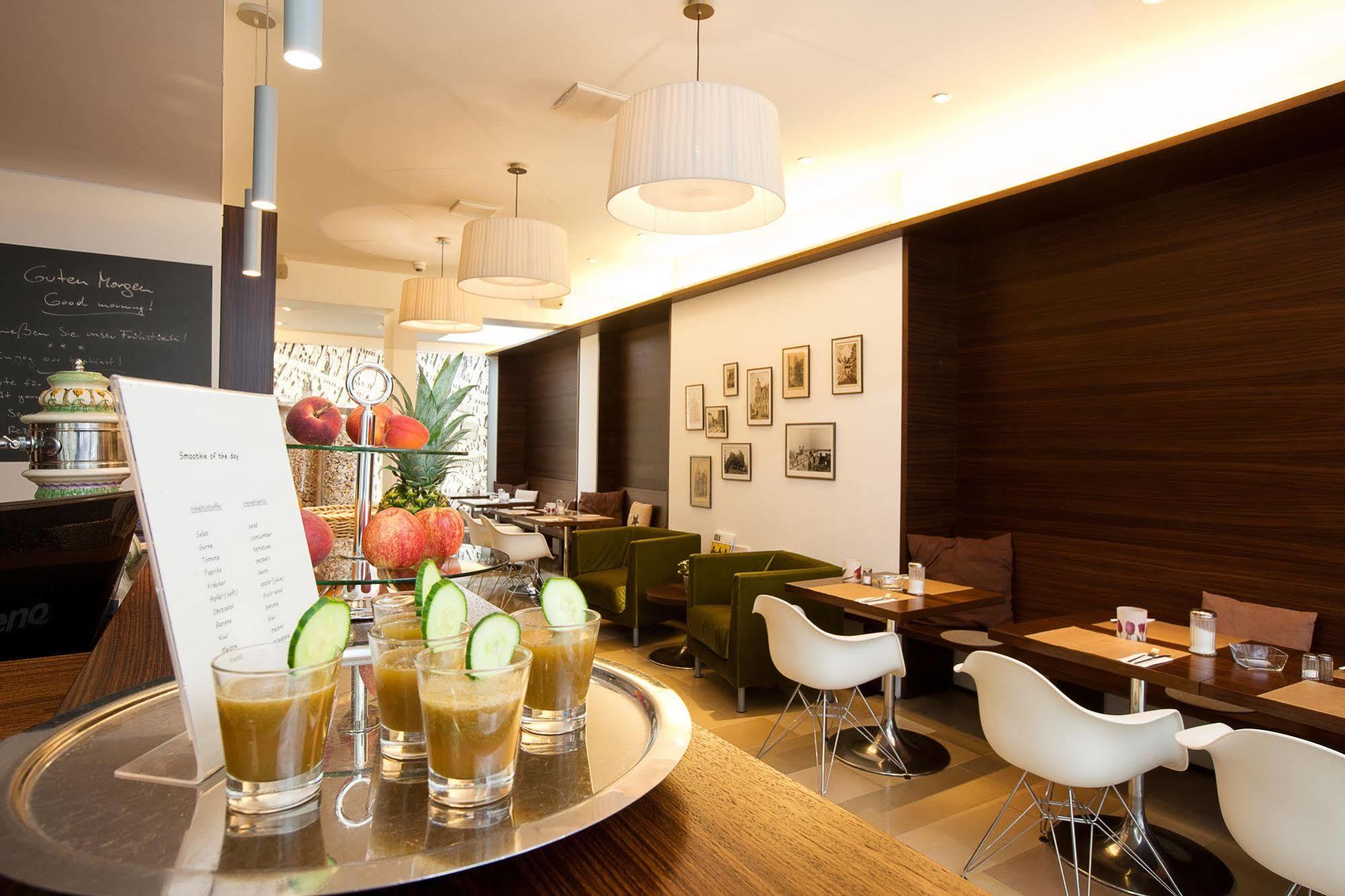 Stern Am Rathaus Hotel Cologne Exterior photo